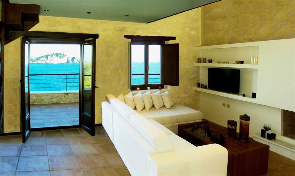 Exensian Villas & Suites Marathiás Exterior foto